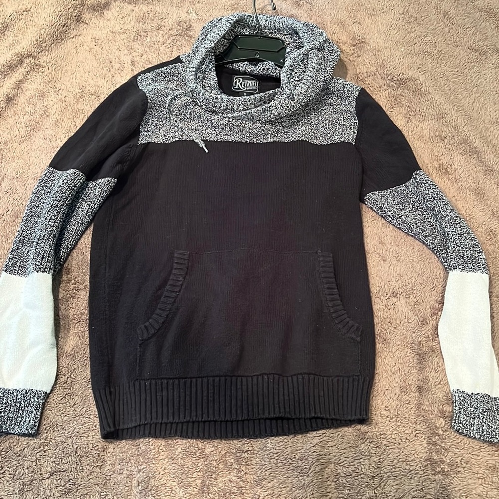 Tri-color woven sweater